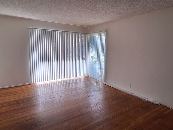 3rd image of 626 N Sunset Blvd #626