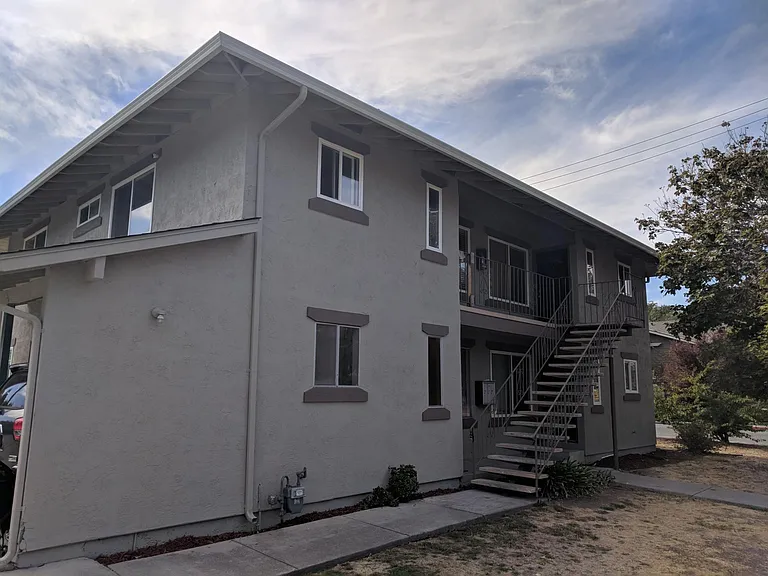 1925 Hackett Ave #1 — Photo 20
