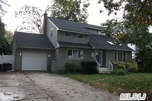 3rd image of 171 Clinton Ave