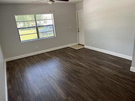 5th image of 4734 Normandy Dr APT A