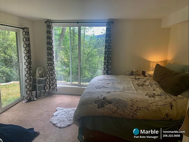 3 Steeplechase Ct #B — Photo 7