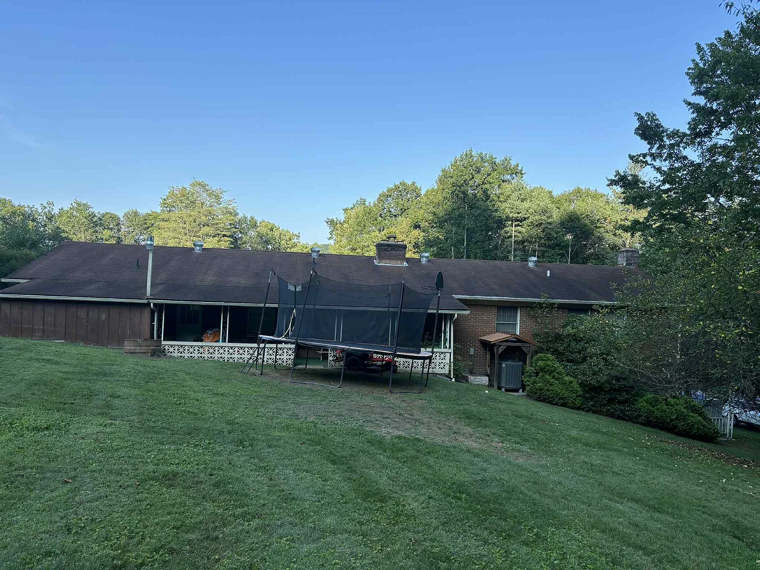 4 bed, 2674 sqft, $2,000 — Photo 3