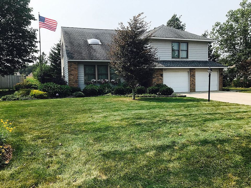 1st image of 833 Arrowhead Dr