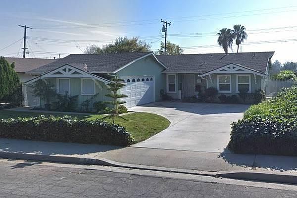 1st image of 536 Van Buren Dr