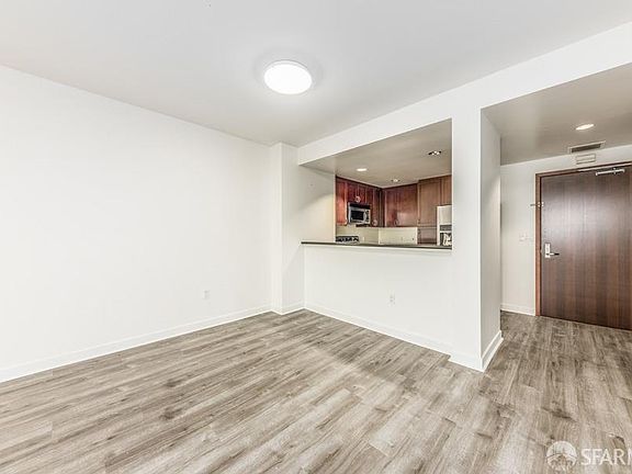 3rd image of 260 King St Unit 1207