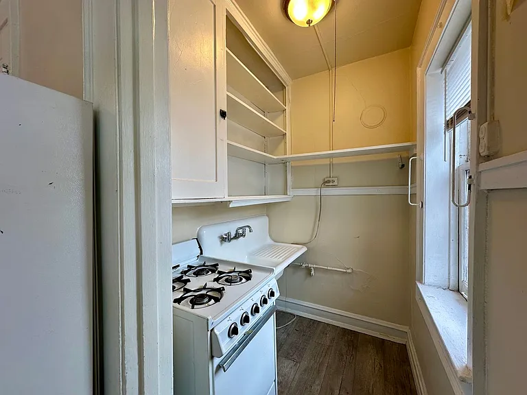 1303 Cass — Photo 24