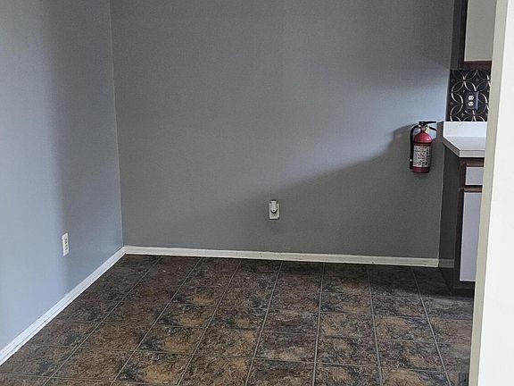 4th image of 4 Spring Meadow Drive