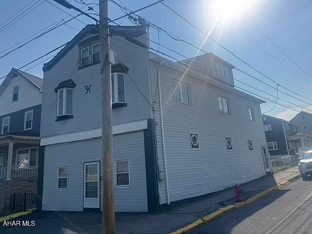 1st image of 725 Farren St
