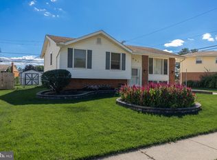 1021 Mayflower Dr, Newark, DE 19711