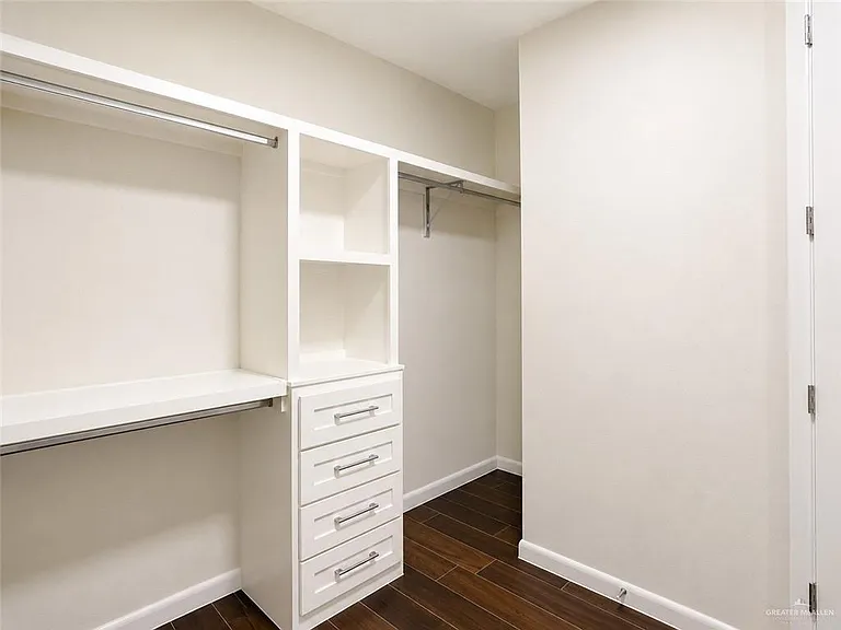 2507 Zinnia St — Photo 16
