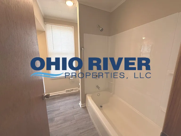 703 Adams St — Photo 10