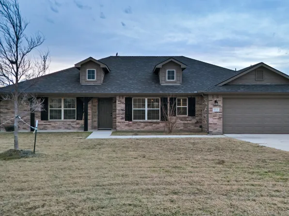 111 Hillcrest Ln, Decatur, TX 76234