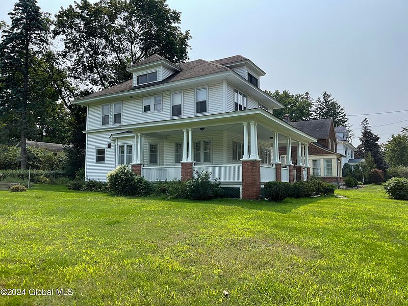 2nd image of 26 Lakewood Place
