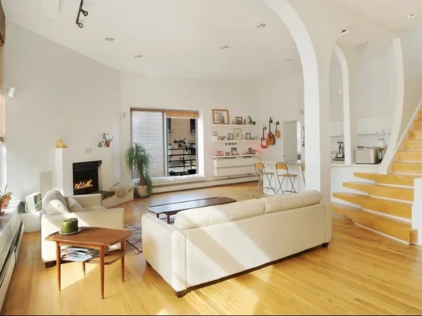 19 Bond St APT 5C, New York, NY 10012