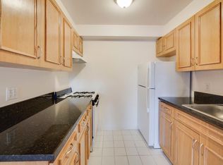 28-18 31st St #502, Astoria, NY 11102