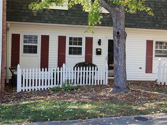 3rd image of 3309 Regents Park Ln Unit F