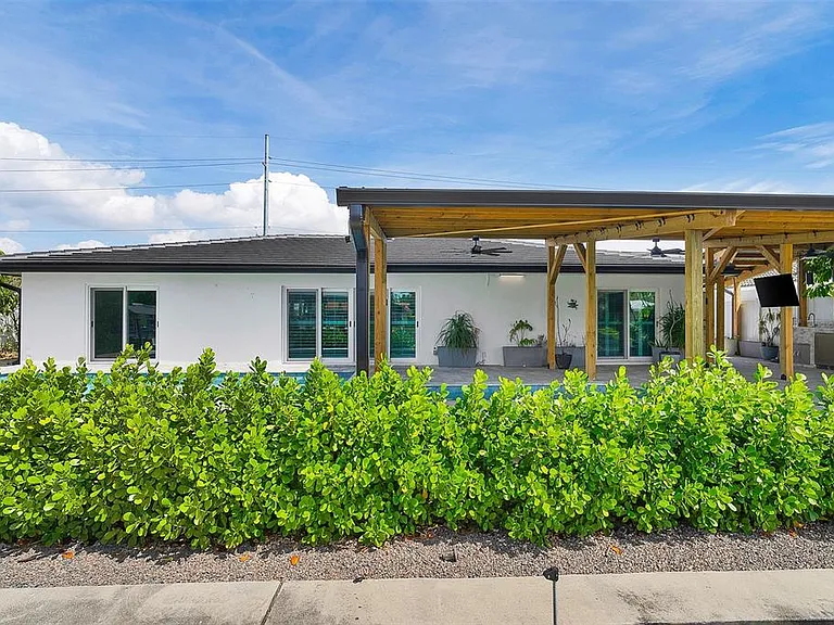 3944 Doral Dr — Photo 31