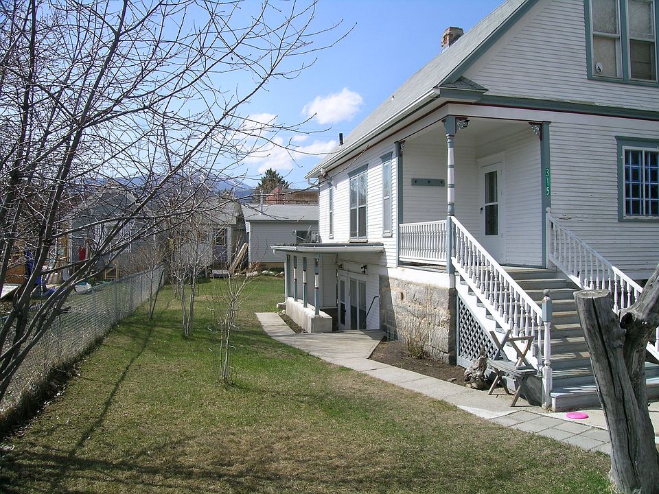 Basement apartment (stairs are to the left under the roof)
