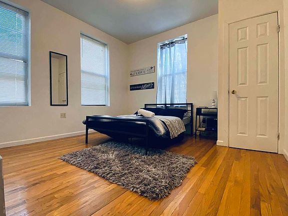 2nd image of 498 Jefferson Ave #A