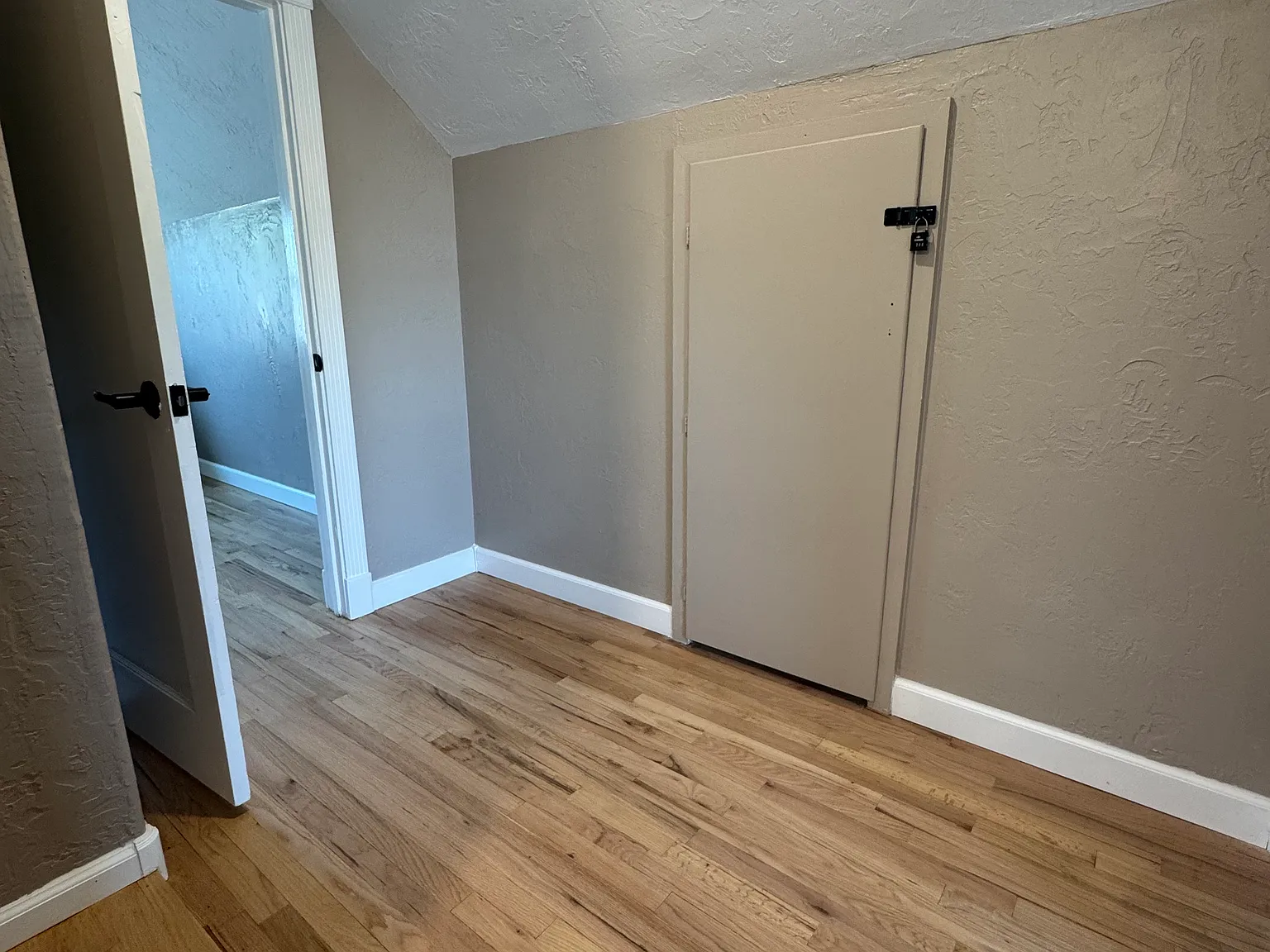 3 bed, 1320 sqft, $2,000 — Photo 2