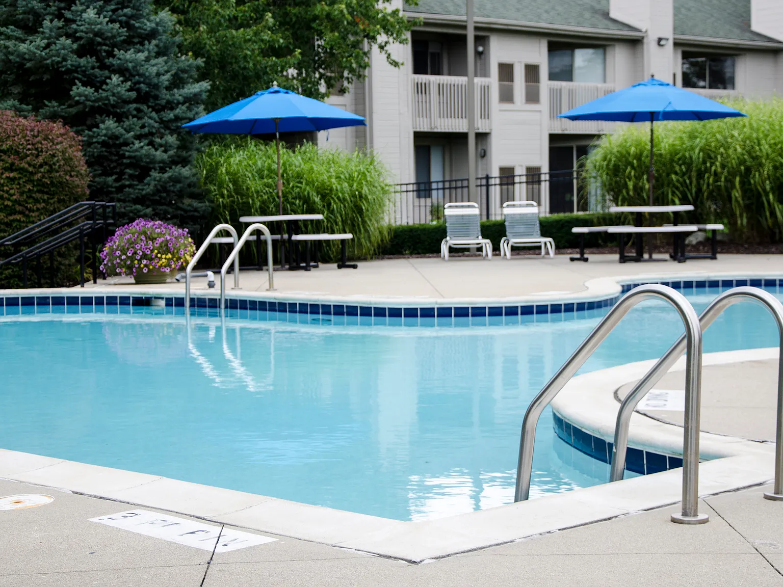 Heather Ridge Apartments — Photo 2