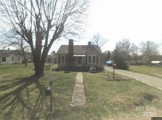 2218 16th Ave NE, Hickory, NC 28601