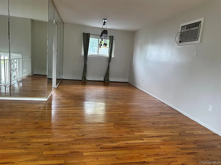 308 Essex St — Photo 2