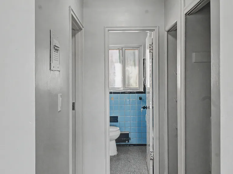 15100 Tireman St #4 — Photo 6