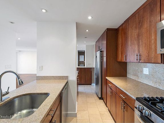 4th image of 392 Central Park W APT 10H