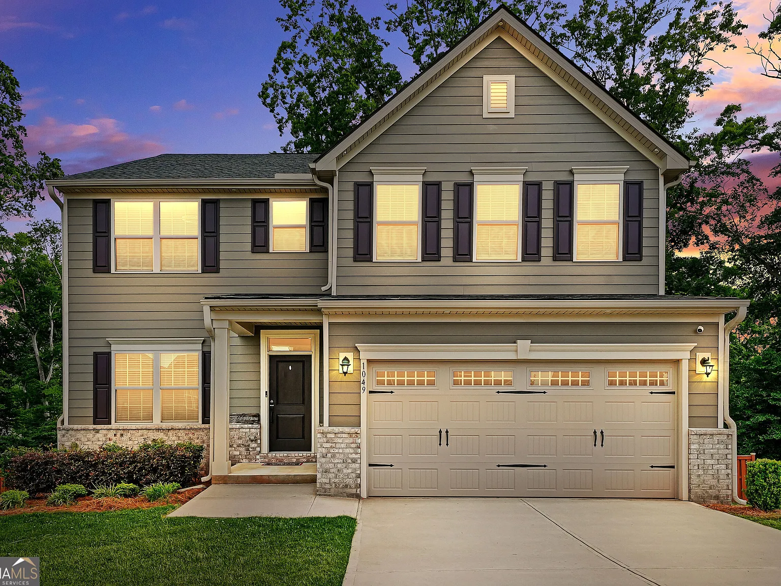 4 bed, 2.5 bath, 2824 sqft, $2,600 — Photo 2