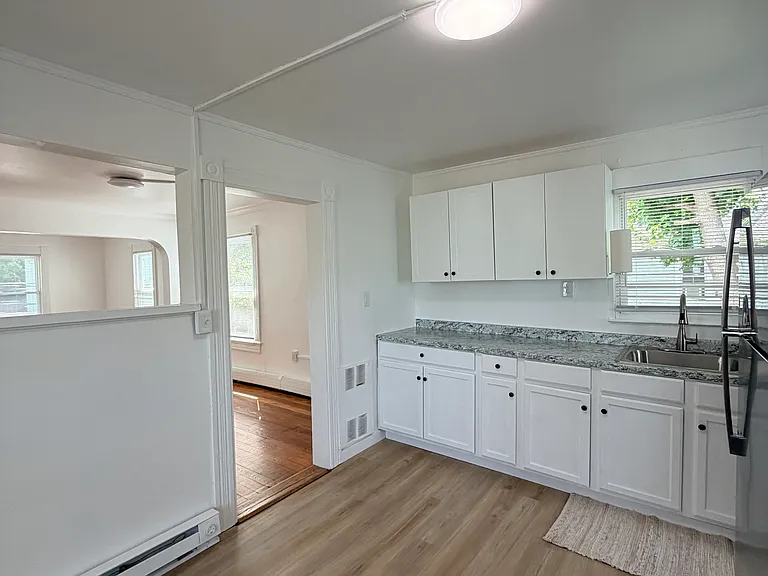 35 Maud St #2 — Photo 3