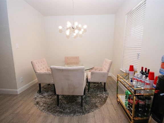 4th image of 668 Tenuta Ln