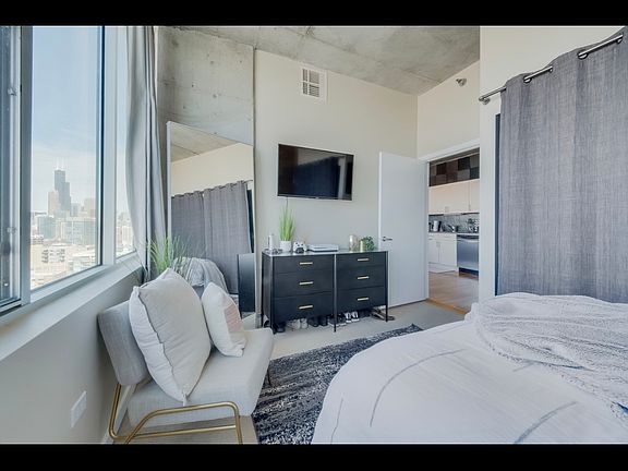 5th image of 1720 S Michigan Ave APT 2211