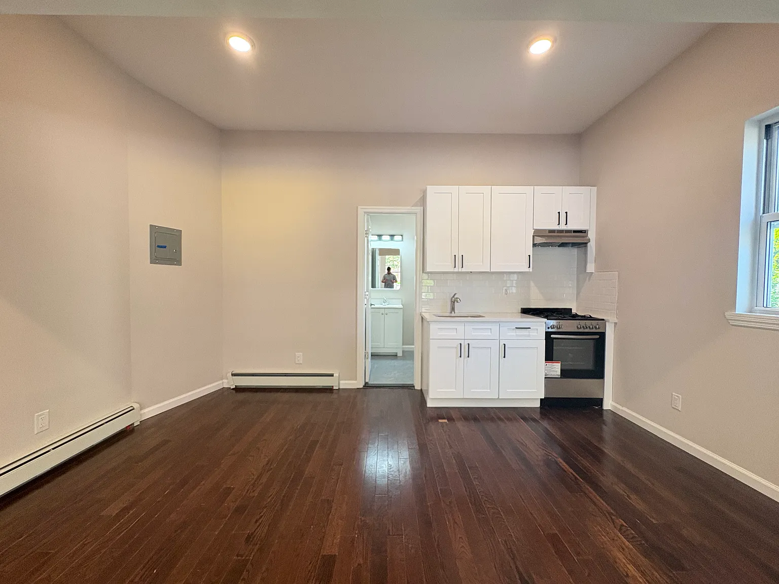 Studio, 500 sqft, $1,800 — Photo 2
