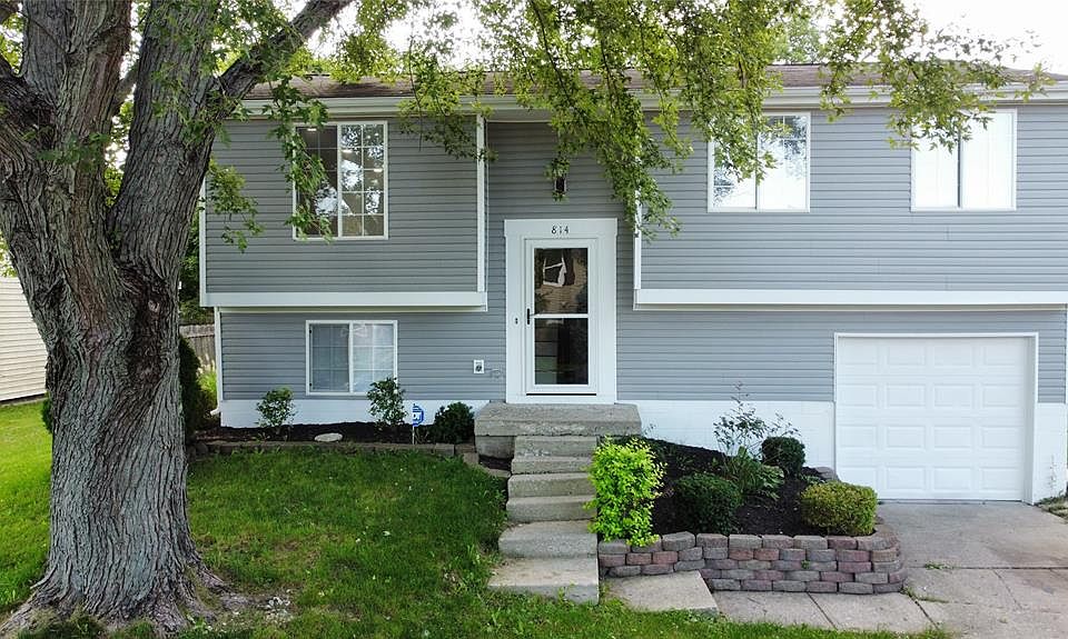 1st image of 814 N Woodlark Dr