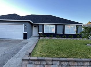 3018 Adams Cir, Medford, OR 97504