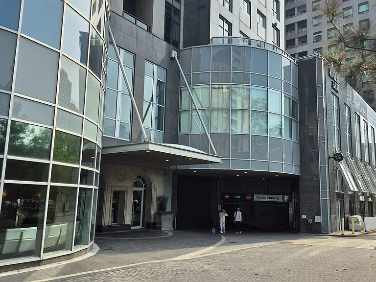 10 Bellair St #401 — Photo 2
