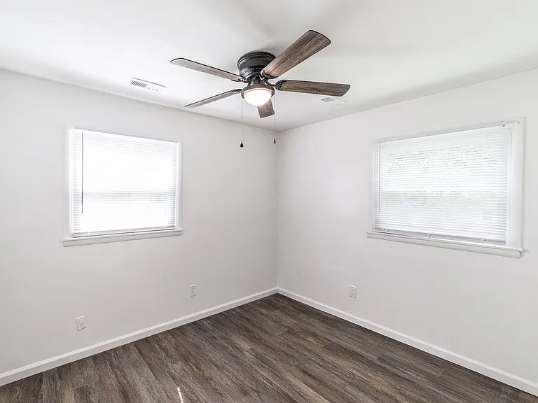 2239 Norwood Dr NW — Photo 13