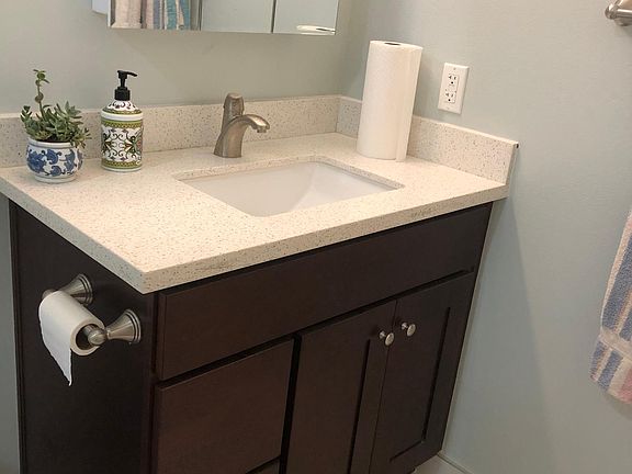 3rd image of 5587 Walnut Grove Ave #2