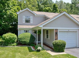 30 Linden Ct, Cary, IL 60013