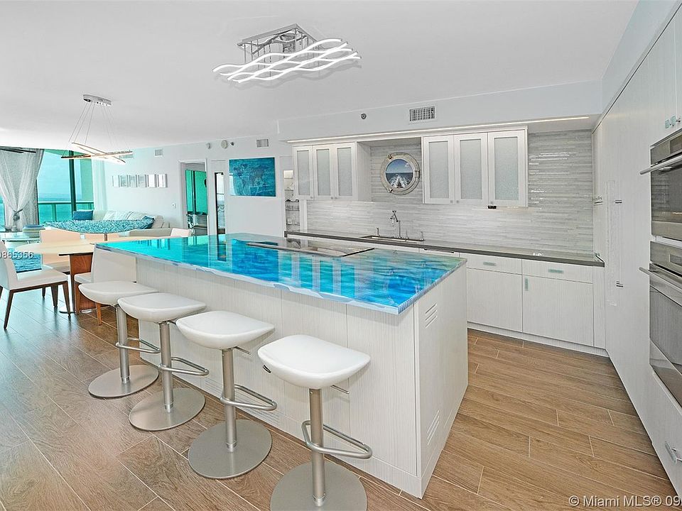 Home For Sale In Las Olas Beach Club