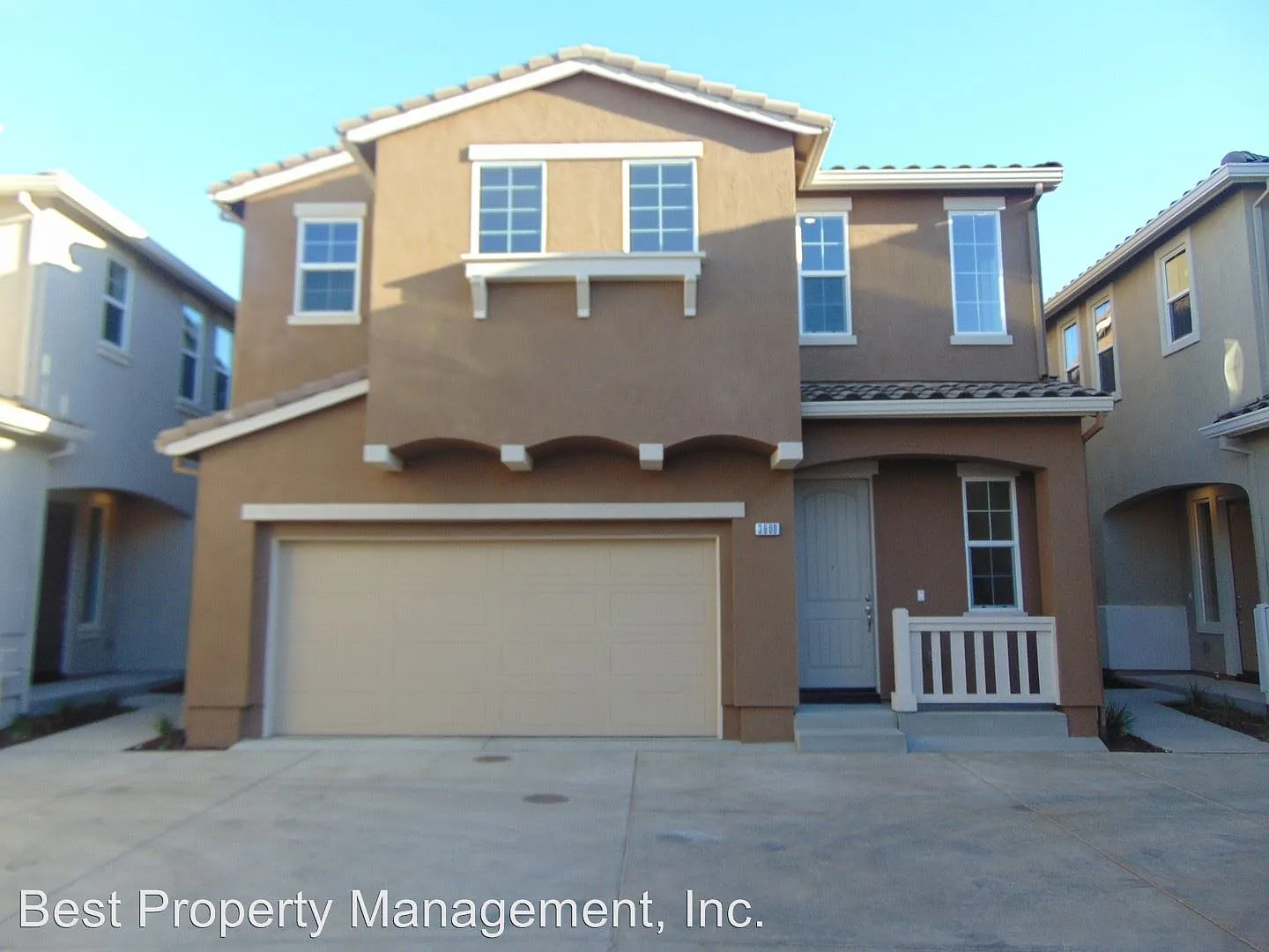 3909 Lookout Dr photo 1