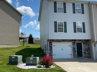 144 Eagle Dr, Maidsville, WV