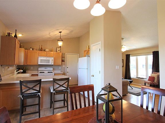 5th image of 3303 Thistledown Dr