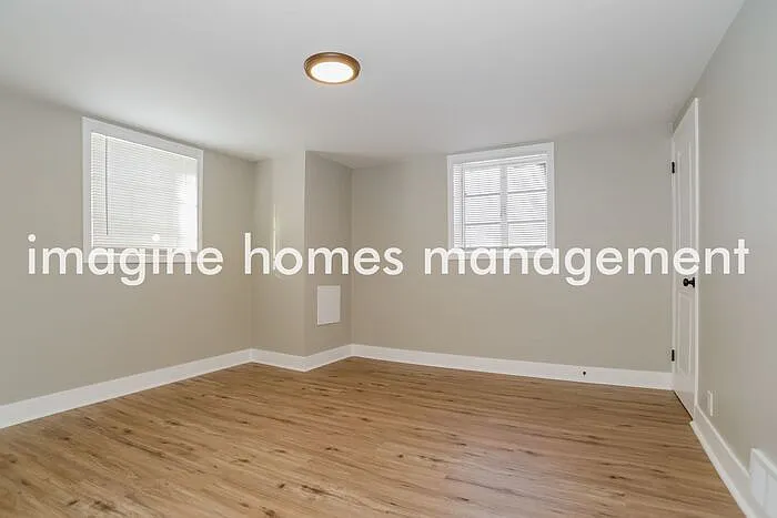 7606 Ward Pkwy — Photo 10