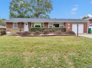 1127 Chambers Rd, Saint Louis, MO 63137