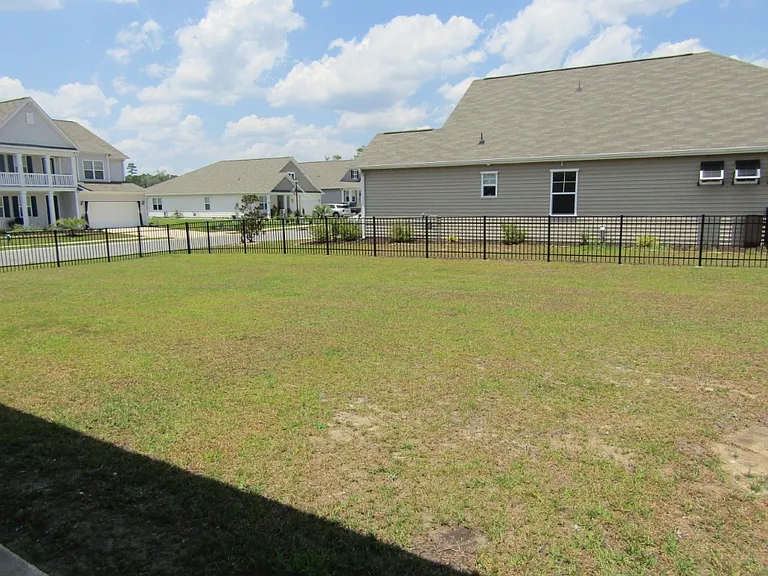 2165 Ainsley Dr — Photo 29