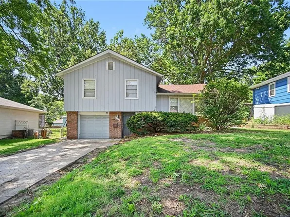 8007 E 93rd St, Kansas City, MO 64138