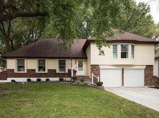 1313 SW 21st St, Blue Springs, MO 64015