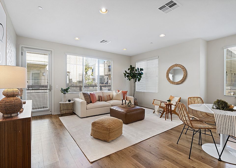 1st image of 5553 Coral Dr Unit 101